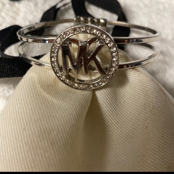 MICHAEL KORS SILVER AND RHINESTONE CUFF BRACELET NWOT - Picture 1 of 4